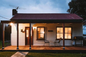 Sunset Cottage By The Bay Pet Friendly